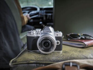 Mirrorless system cameras