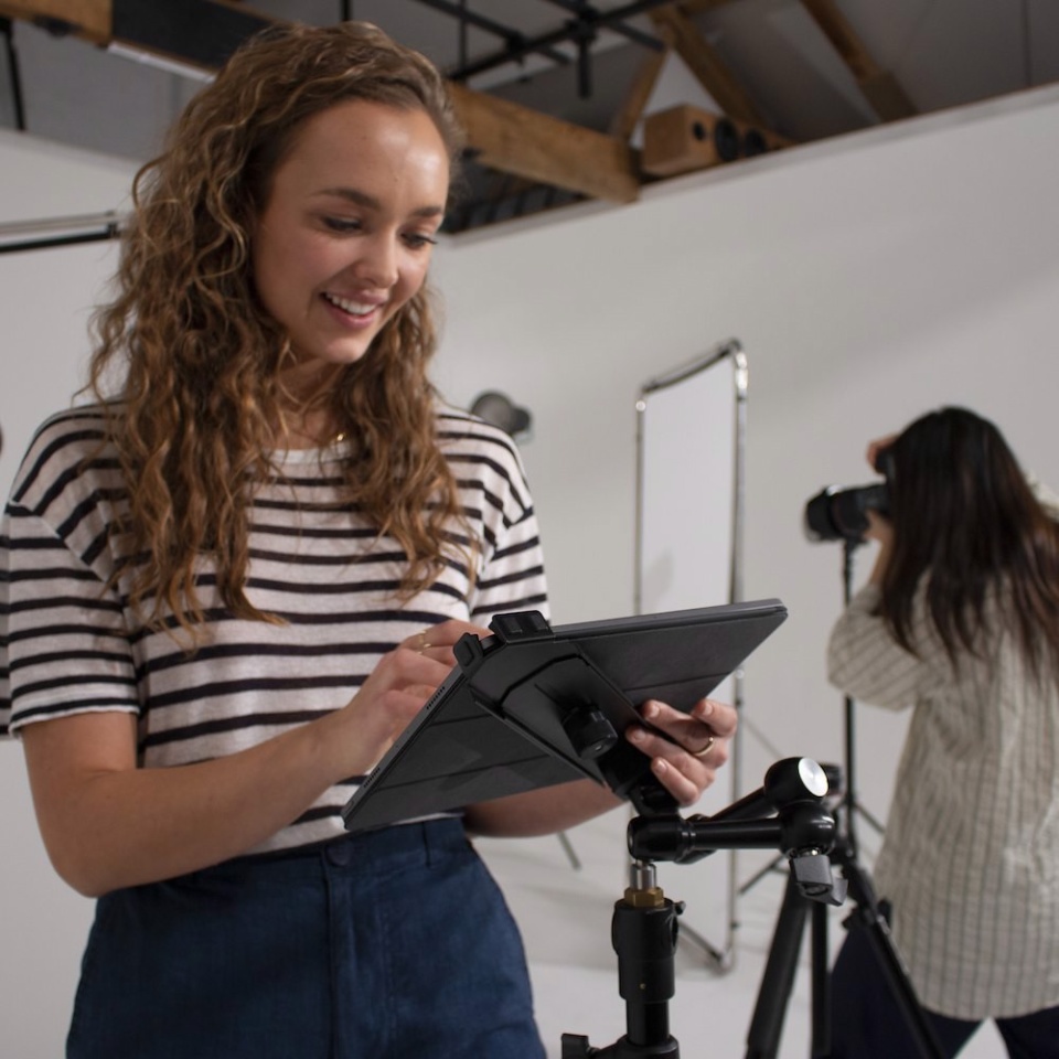 Manfrotto MLTSA3301B TetherGear Tablet Holder 9"-13" - Image 11